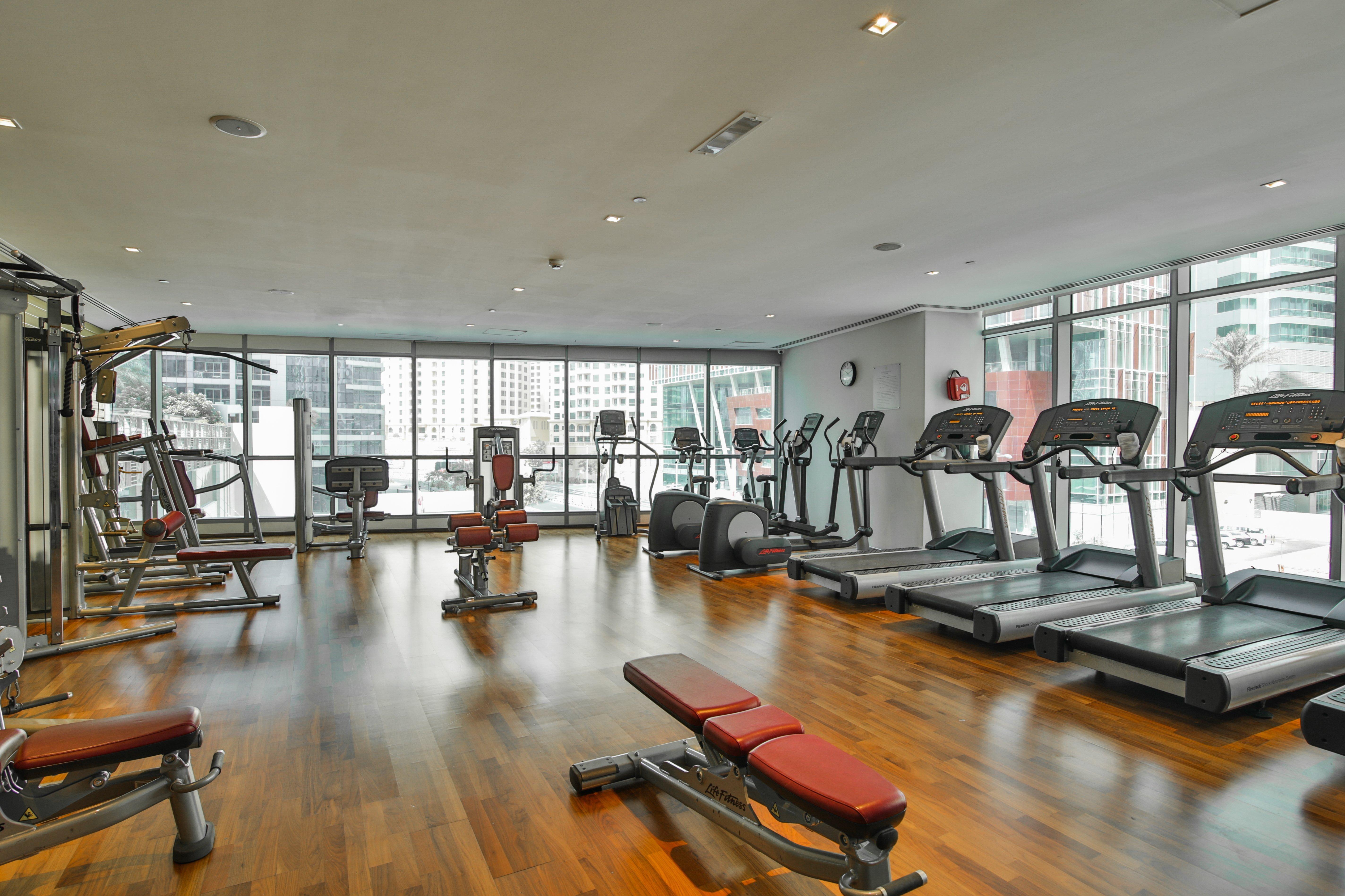 Intercontinental Dubai Marina By Ihg Hotel Kültér fotó A gym at a hotel