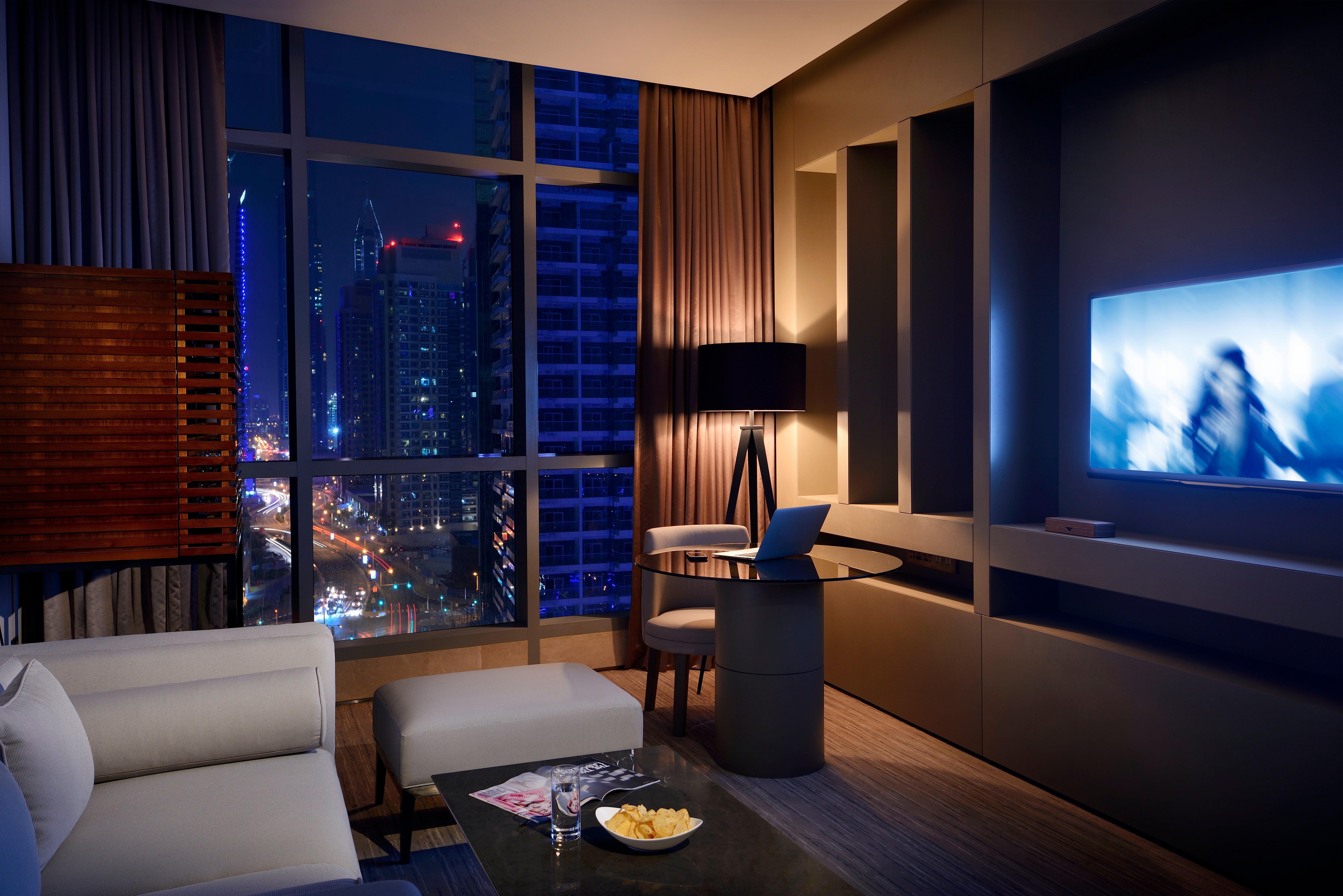 Intercontinental Dubai Marina By Ihg Hotel Kültér fotó A living room at the Ritz-Carlton, Dubai