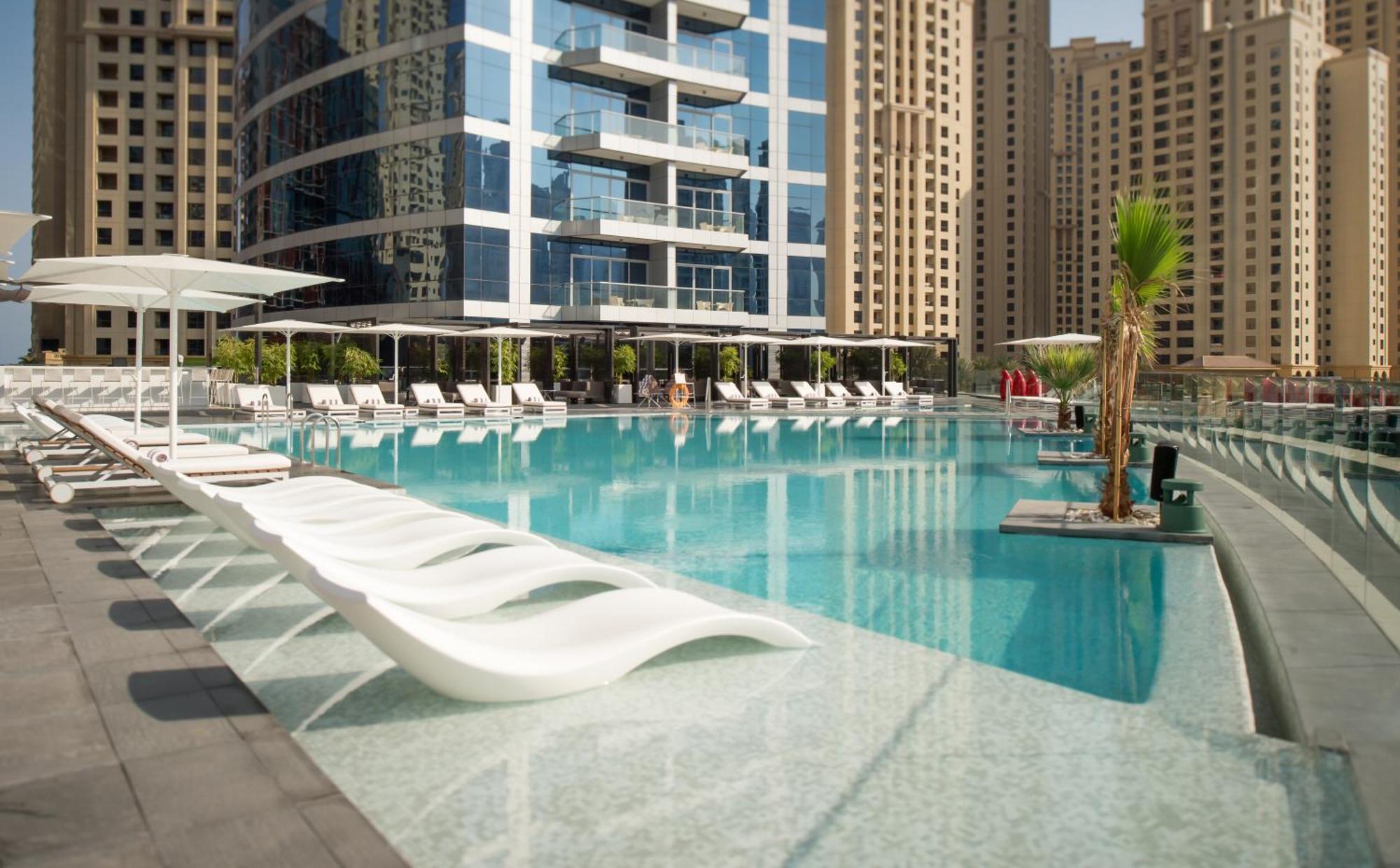 Intercontinental Dubai Marina By Ihg Hotel Kültér fotó The swimming pool at the Address
