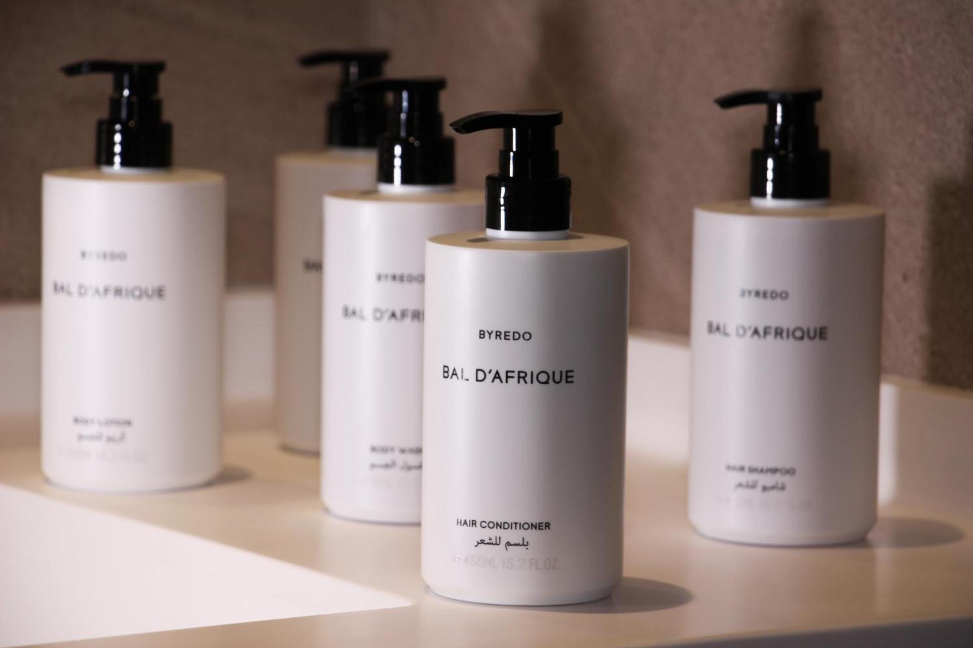Intercontinental Dubai Marina By Ihg Hotel Kültér fotó Hair conditioner